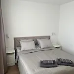 7 Levandos *